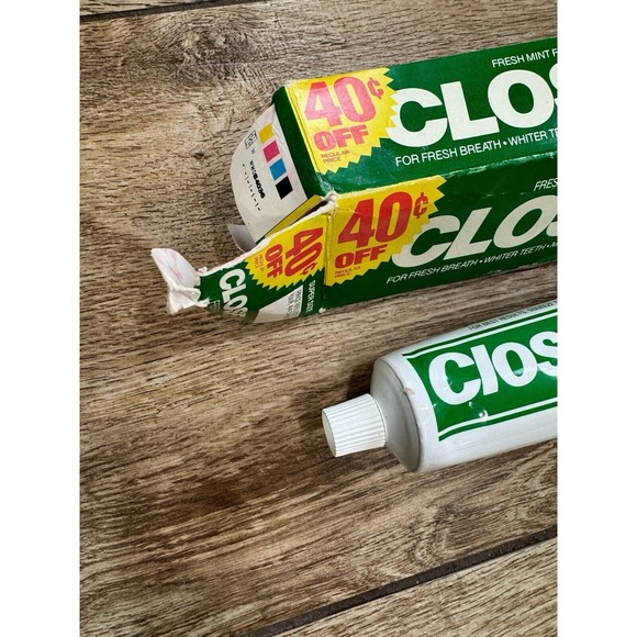 Vintage Close Up Mint Fluoride Toothpaste 8.2 OZ. New Unused Tube - Picture 4 of 5